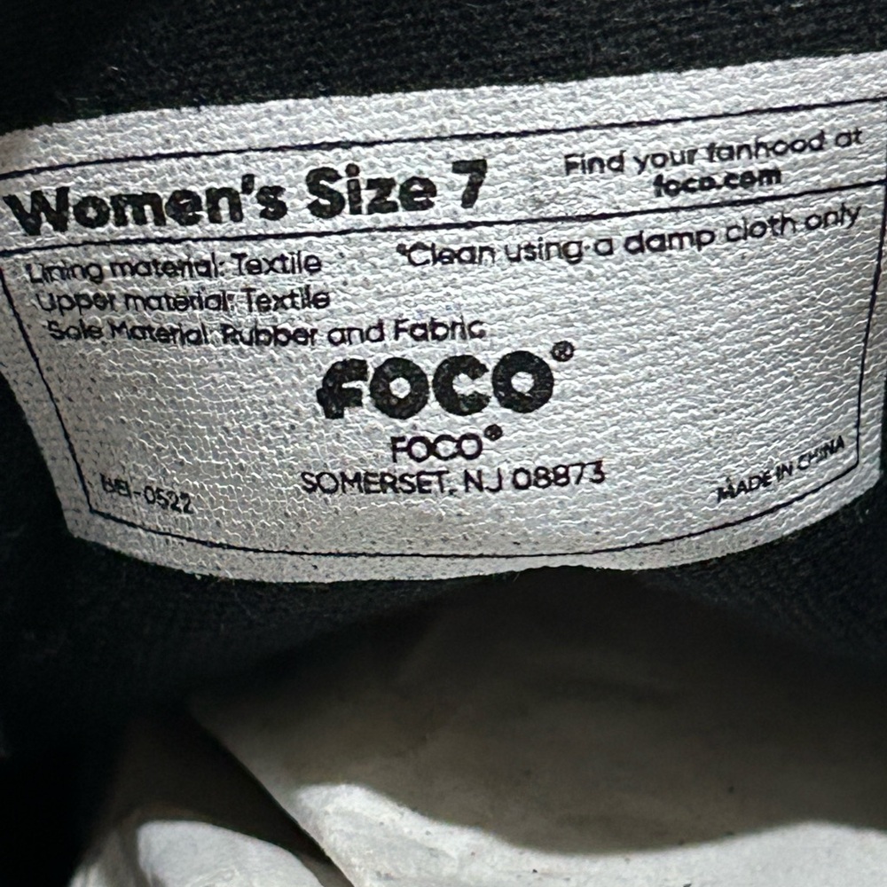 NWT- Arkansas Razorback Women’s Shoes - Picture 9 of 13